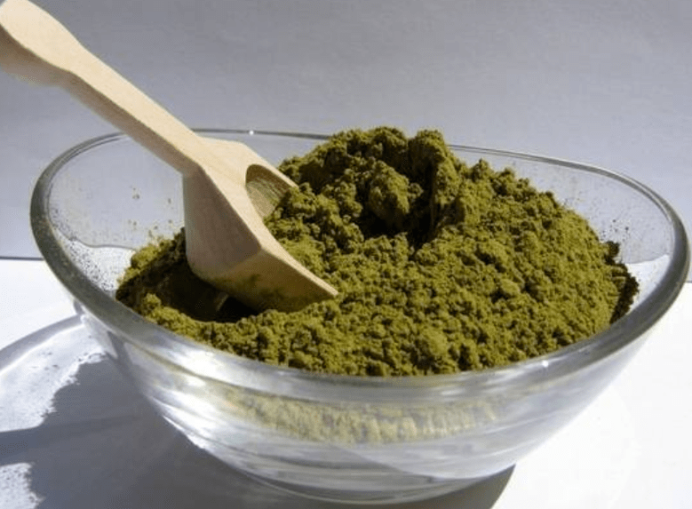 Bezbarwna henna